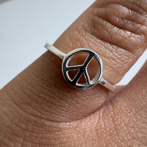 Sterling Silver 925 Peace Sign Ring - Picture 6 of 9